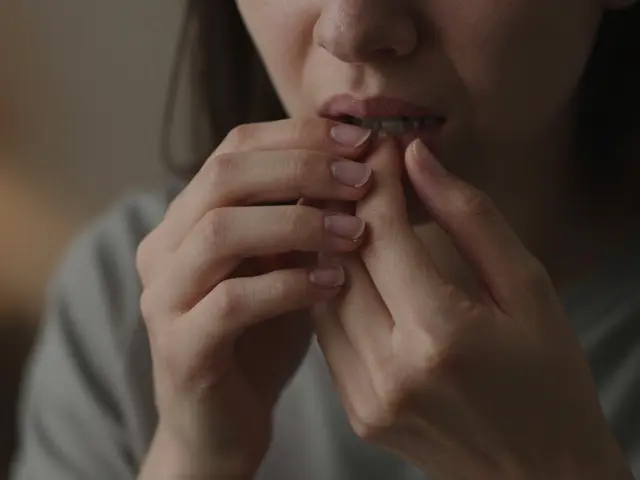 Proč si nekousat nehty? Zdravotní a estetické důsledky špatné návyky